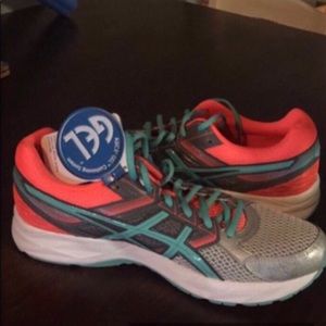 Ladies size 11 asics shoes